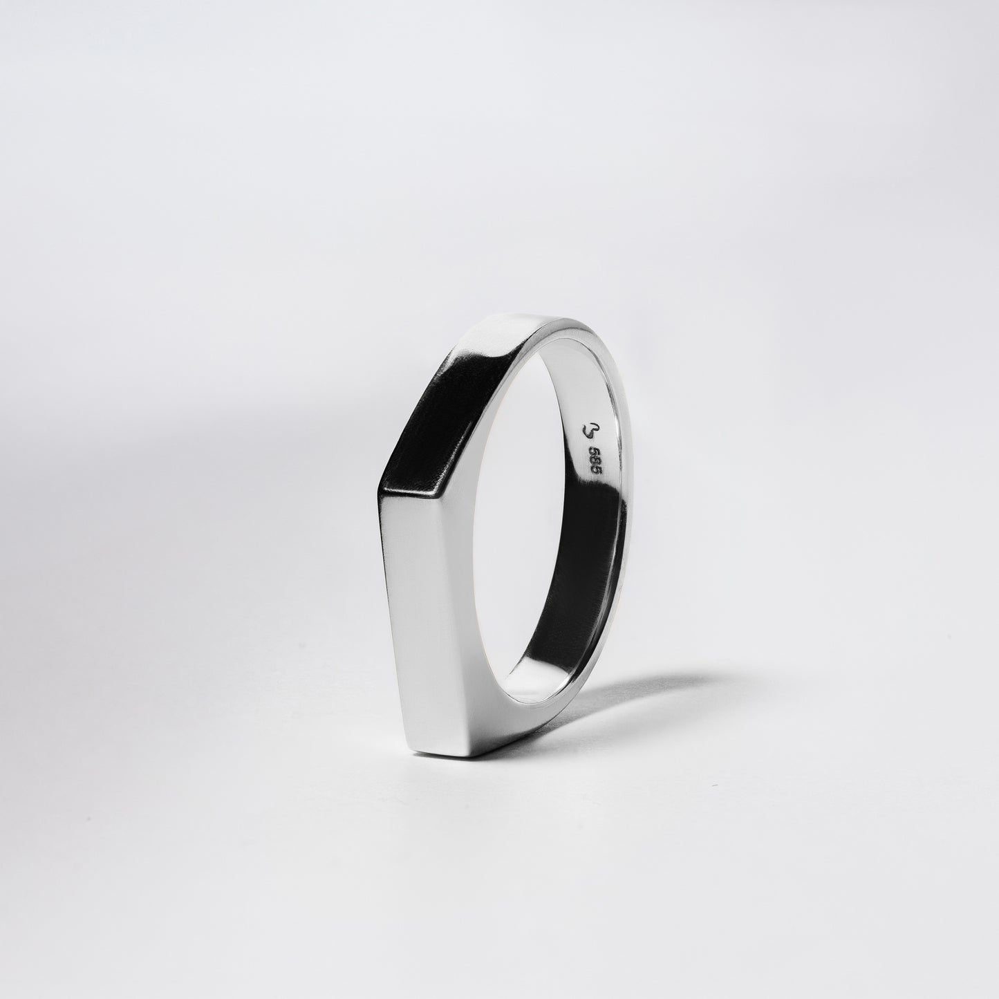 Signet ring whitegold